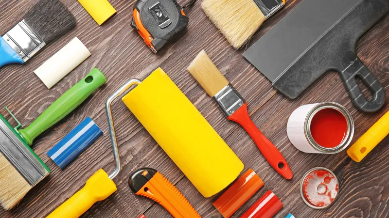 Niezbędne narzędzia do remontu mieszkania – lista, zastosowania i błędy wykonawcze