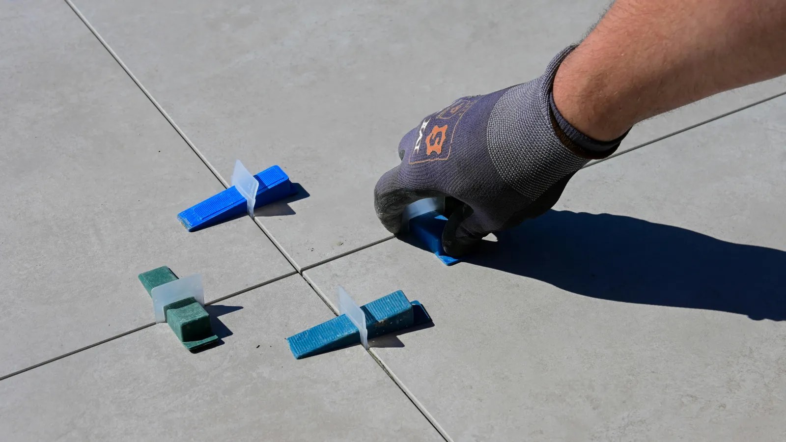 Cennik prac glazurniczych w 2026 roku – realne stawki, zakres robót i czynniki wpływające na cenę